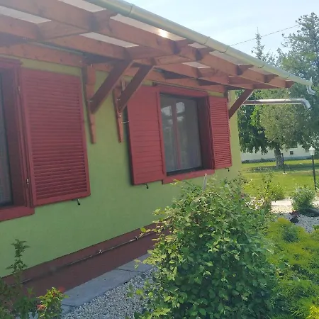 Nyaraló Márta vendégház Balatonkeresztúr